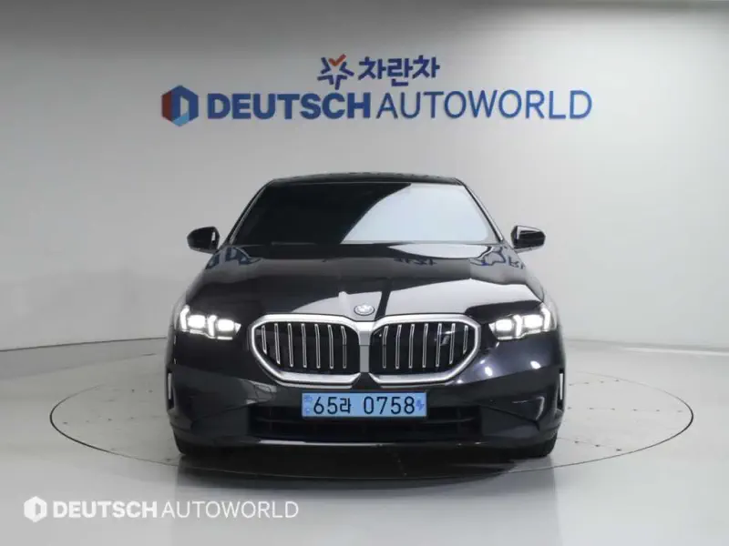 BMW i5