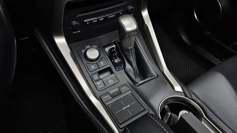 Lexus NX300h