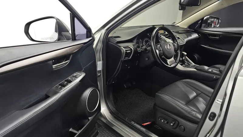 Lexus NX300h
