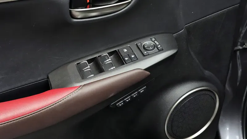 Lexus NX300h