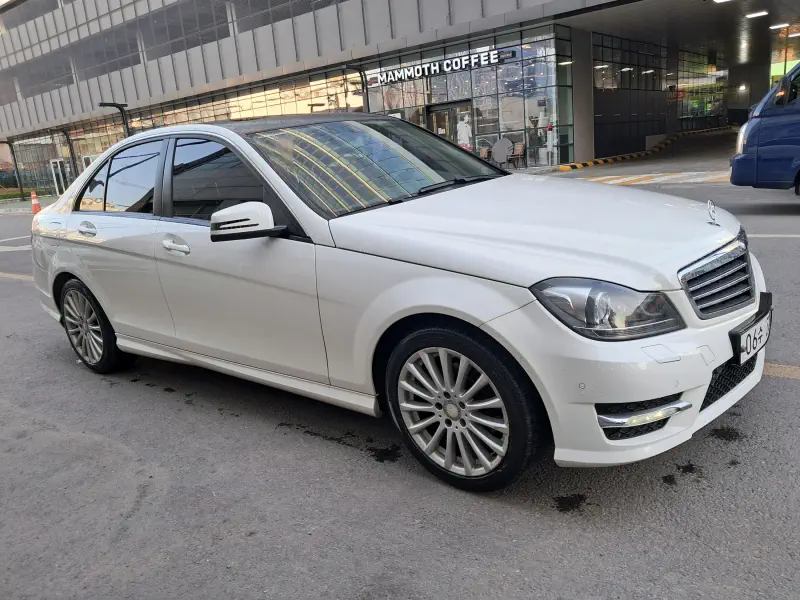 Mercedes-Benz C-Class