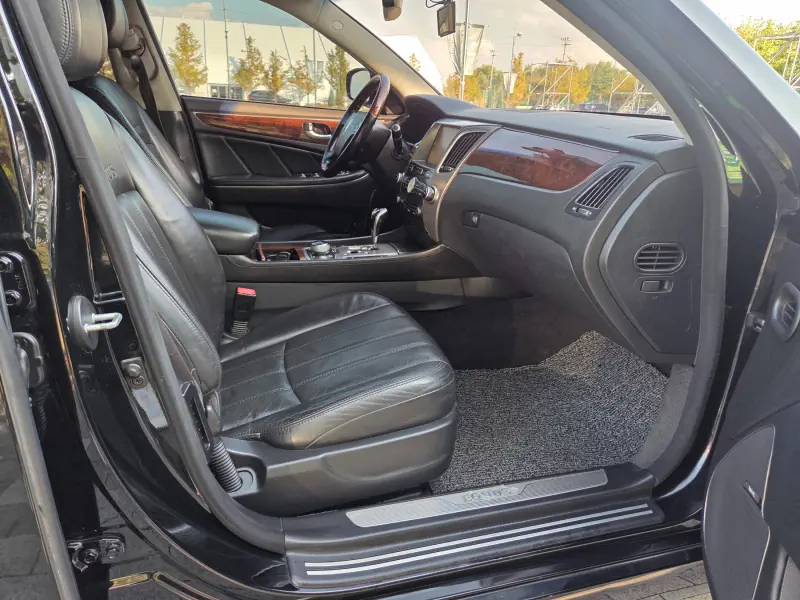 Hyundai Equus