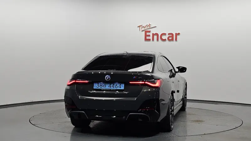 BMW i4