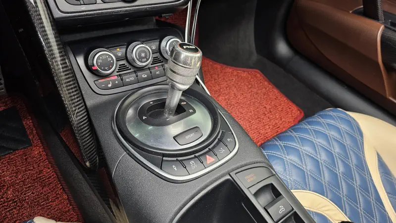 Audi R8