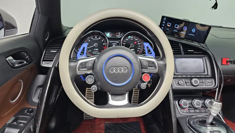 Audi R8