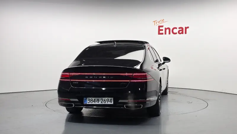 Genesis G90