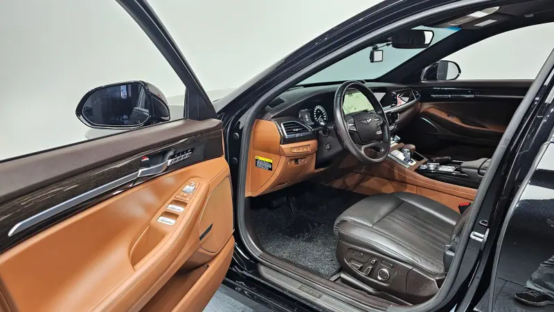 Genesis G90