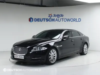 Jaguar XJ