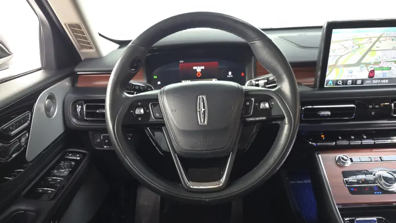 Lincoln Aviator