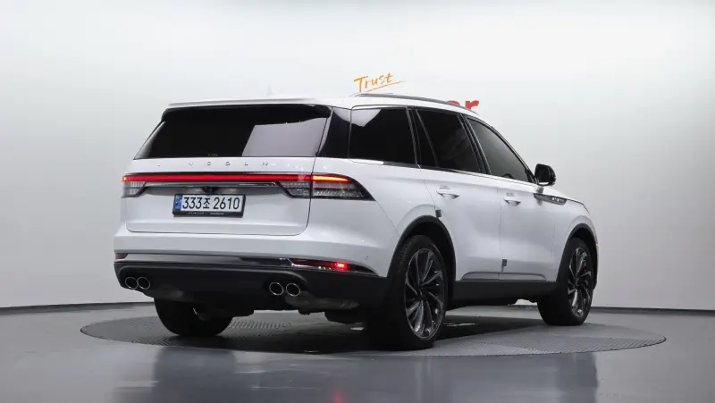 Lincoln Aviator
