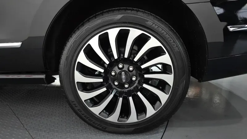 Lincoln Navigator