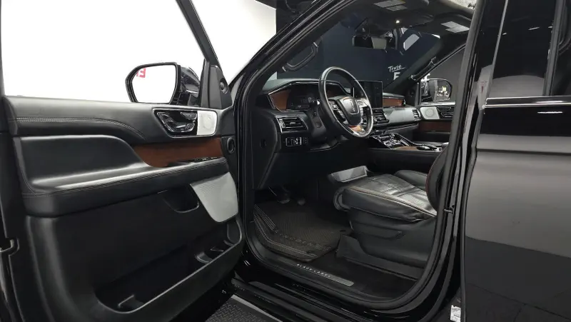 Lincoln Navigator