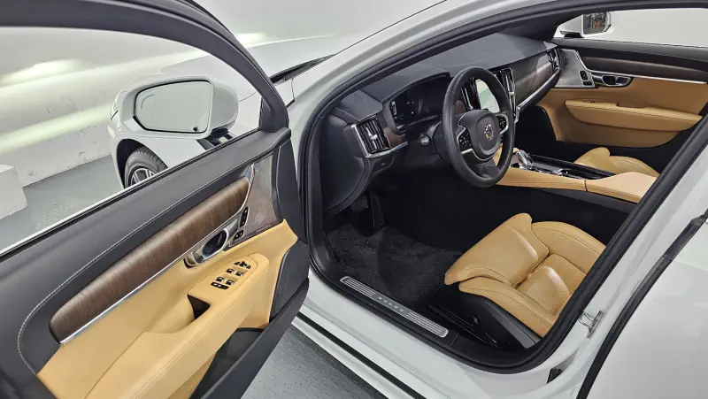 Volvo S90