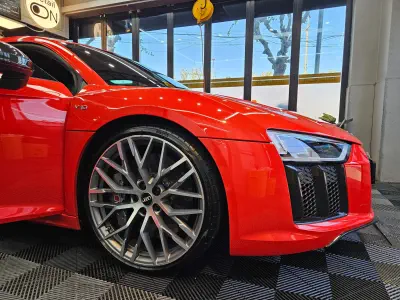 Audi R8