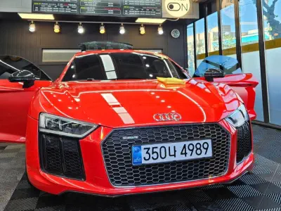 Audi R8