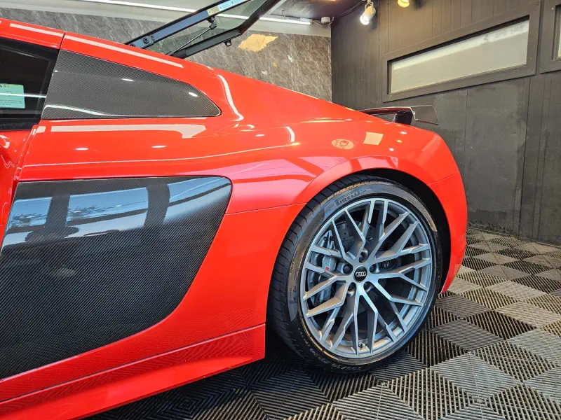 Audi R8