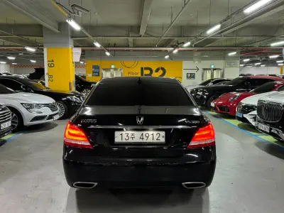 Hyundai Equus