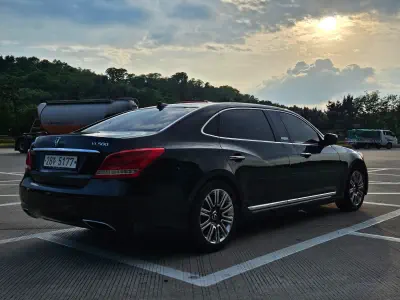 Hyundai Equus