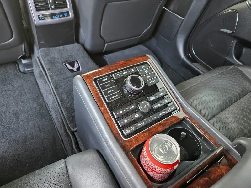 Hyundai Equus