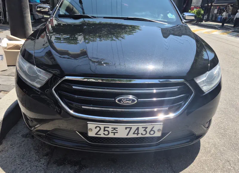 Ford Taurus