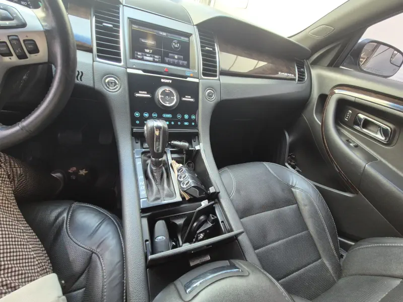 Ford Taurus
