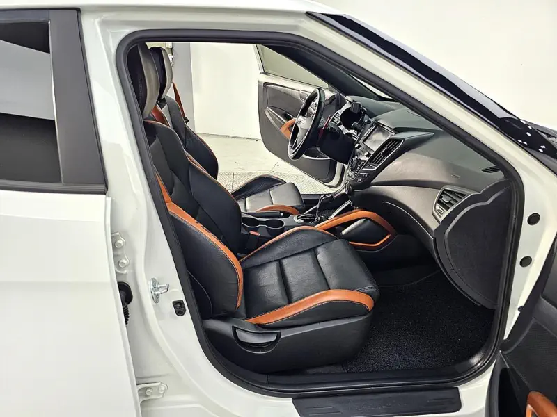 Hyundai Veloster