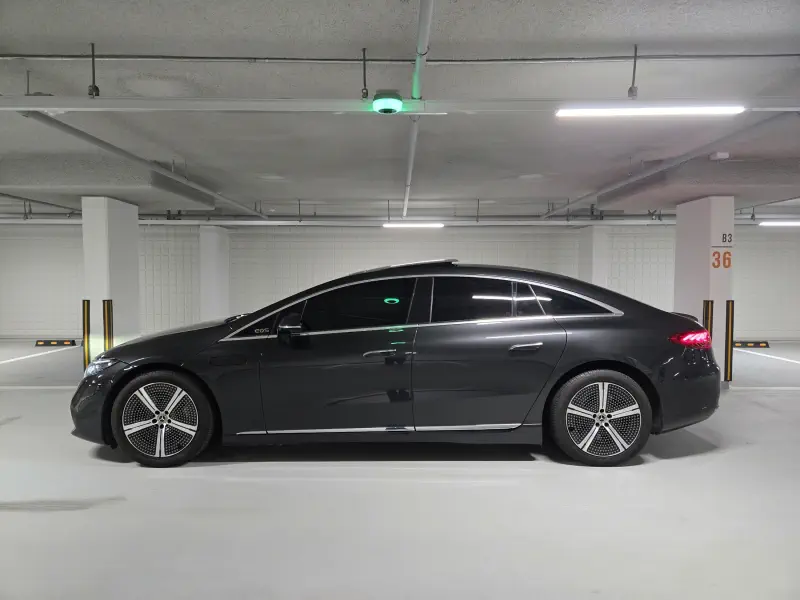Mercedes-Benz EQS