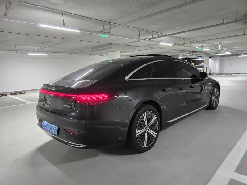 Mercedes-Benz EQS