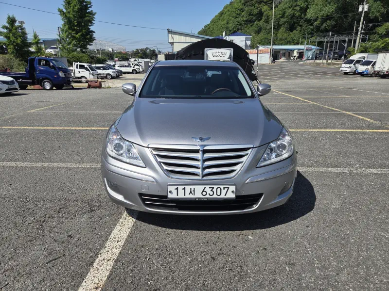 Hyundai Genesis