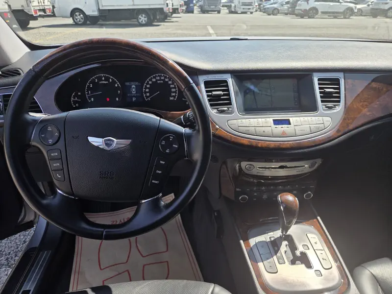 Hyundai Genesis