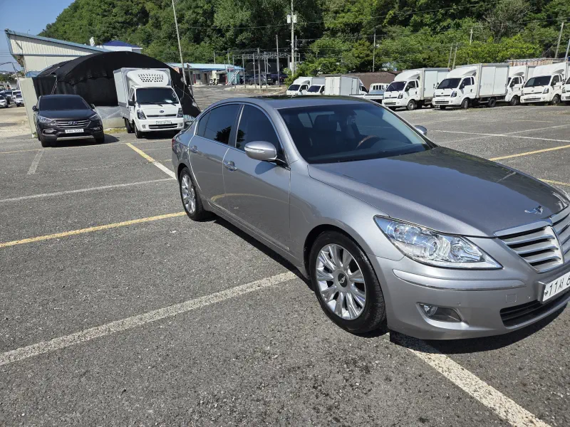 Hyundai Genesis