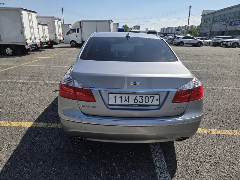 Hyundai Genesis