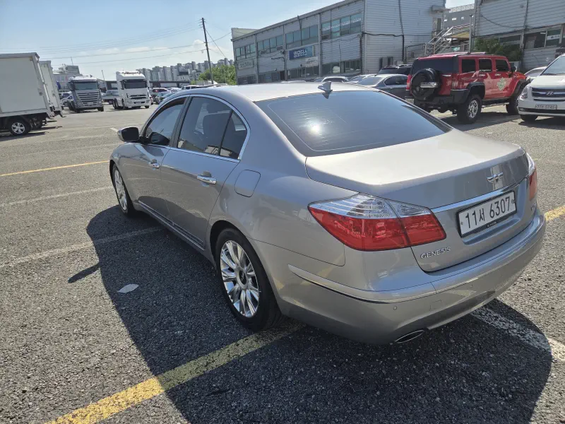 Hyundai Genesis