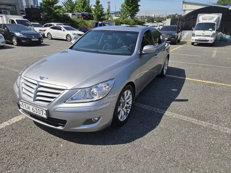 Hyundai Genesis