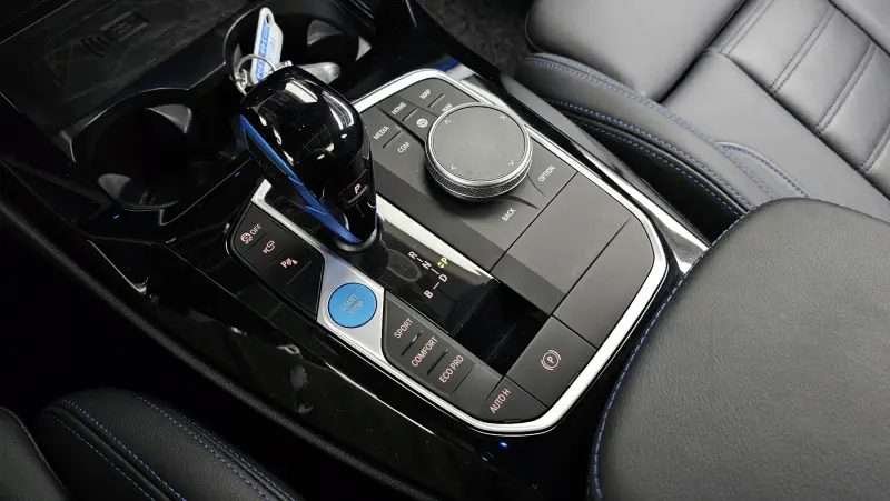 BMW iX3