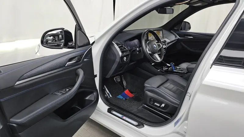 BMW iX3