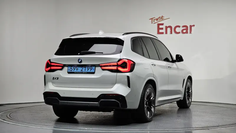 BMW iX3