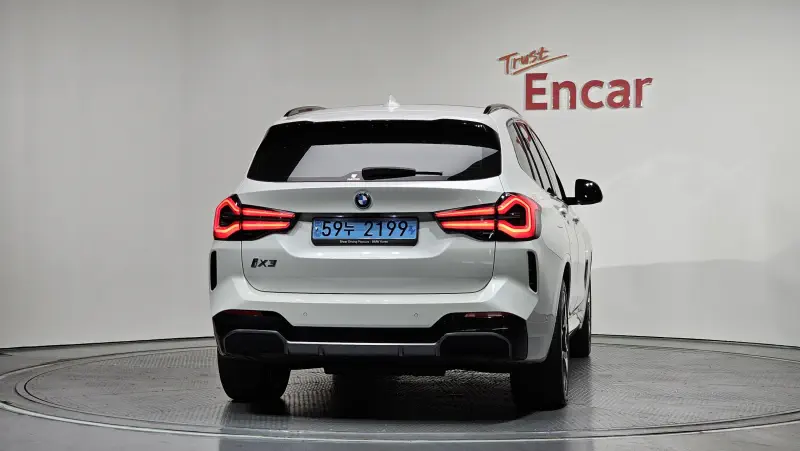 BMW iX3