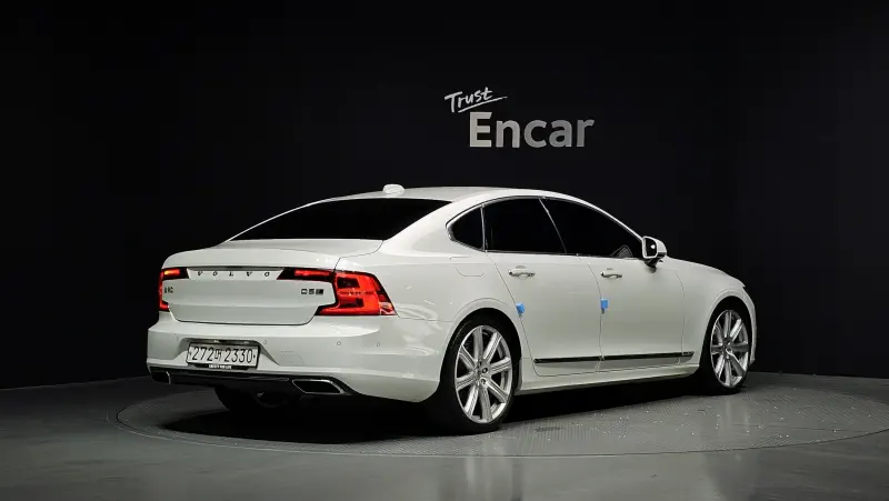 Volvo S90
