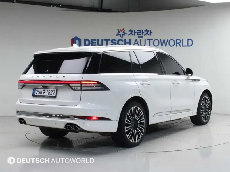 Lincoln Aviator