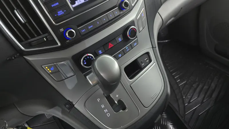 Hyundai Grand Starex