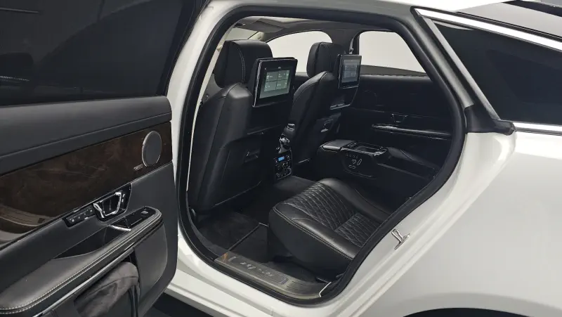 Jaguar XJ