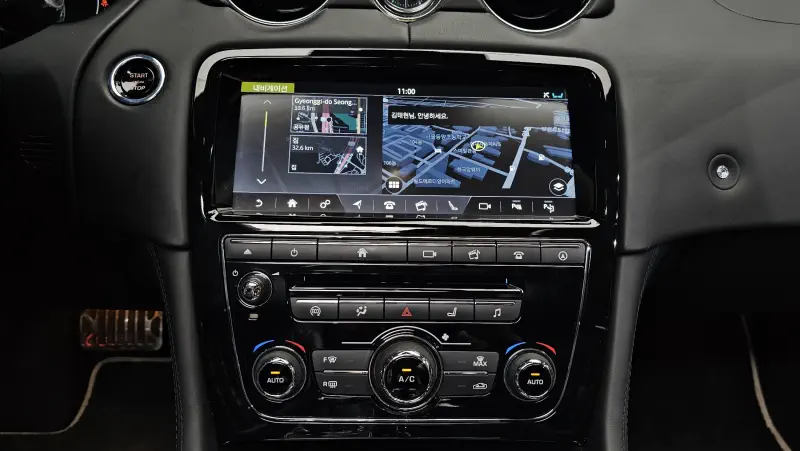 Jaguar XJ