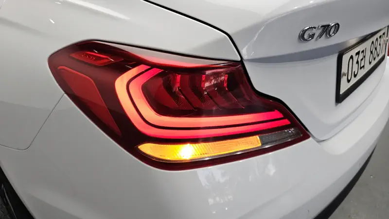 Genesis G70
