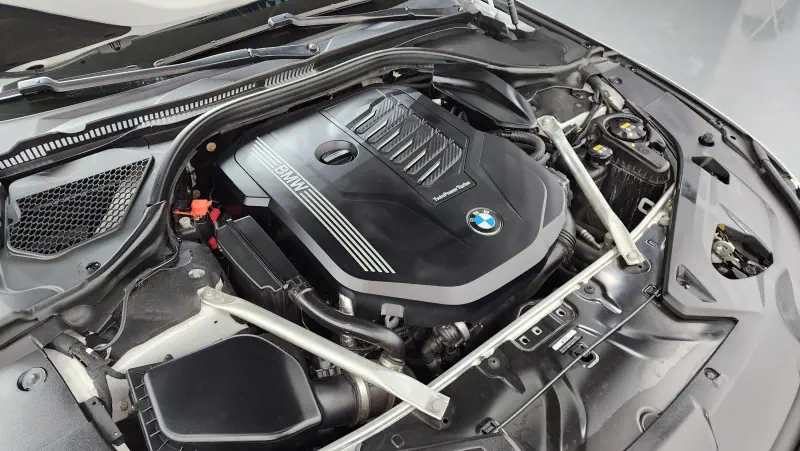 BMW 8-Series