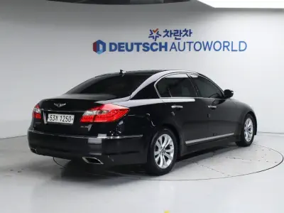 Hyundai Genesis