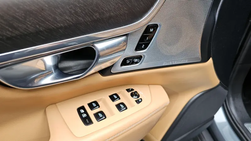 Volvo V90