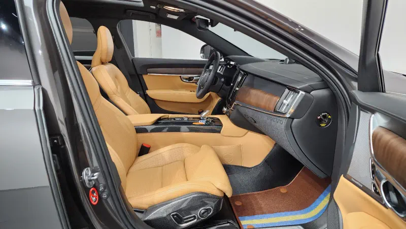 Volvo S90