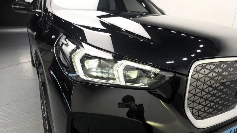 BMW iX1
