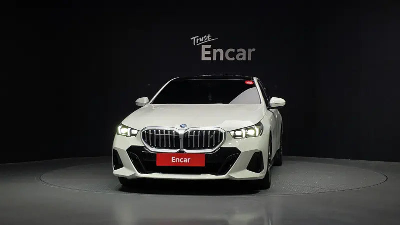BMW i5